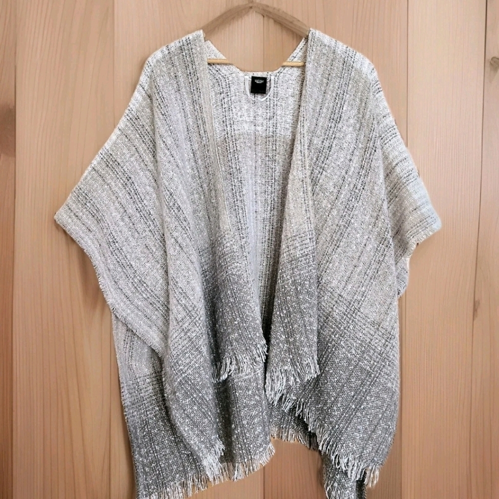 Cejon Graduated Neutral Knit Poncho  Cozy Quiet Luxury Fringed Southwest Boho - Picture 5 of 7